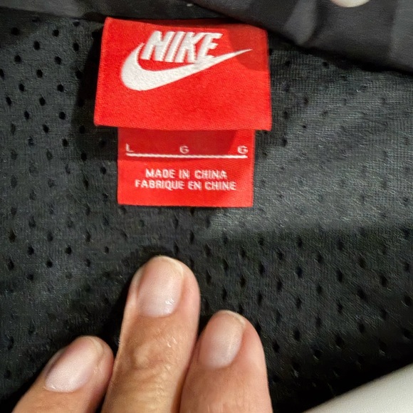 NWOT NIKE Air Pivot V3 Black - Picture 7 of 10